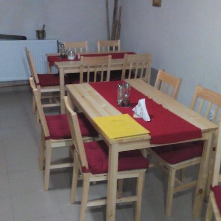 Casa Cosmin Guest House Dobra Екстериор снимка