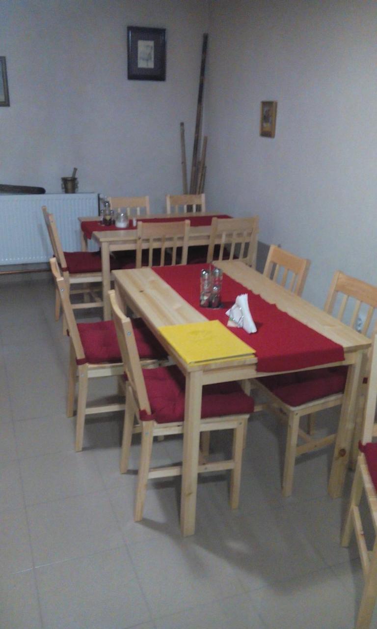 Casa Cosmin Guest House Dobra Екстериор снимка