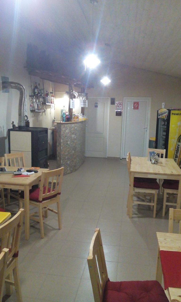 Casa Cosmin Guest House Dobra Екстериор снимка